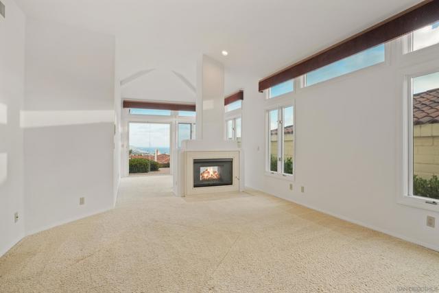 1327 Caminito Batea, La Jolla CA: https://media.crmls.org/mediaz/d9458df6-ba55-4546-9f5b-7ee8b61f78d3.jpg