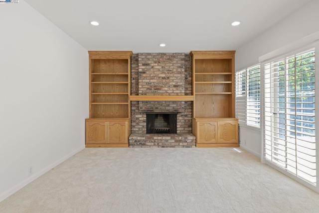 1927 Foxswallow Cir, Pleasanton CA: https://media.crmls.org/mediaz/d9465dda-c41d-45e1-8a43-0c0be2453b53.jpg