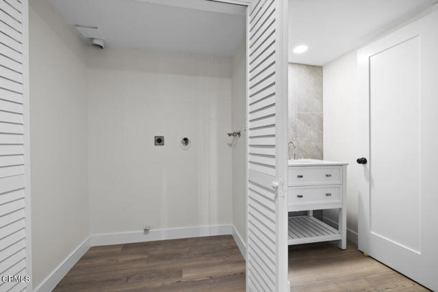 566 Ebbtide Circle, Port Hueneme CA: https://media.crmls.org/mediaz/d9473fa4-ab30-4d21-b035-0131462e4dea.jpg