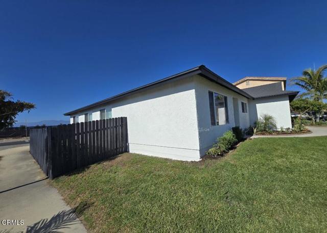 Detail Gallery Image 3 of 18 For 2001 Falkner Pl, Oxnard,  CA 93033 - 4 Beds | 2 Baths