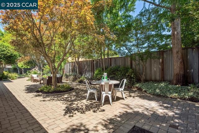 1245 Rimer Dr, Moraga CA: https://media.crmls.org/mediaz/d9479407-e055-4ba4-9651-e2bab2742abb.jpg