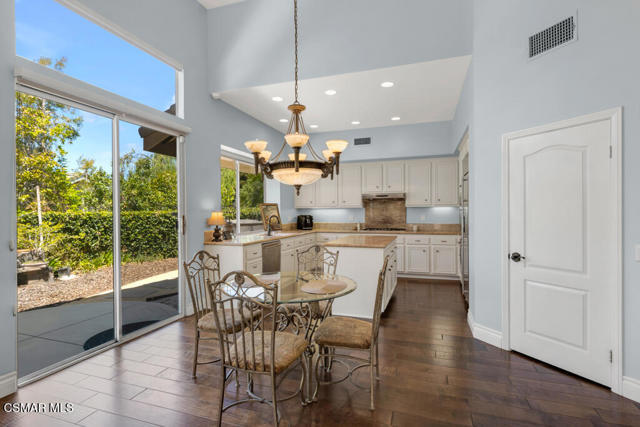 1826 Crystal View Circle, Newbury Park CA: https://media.crmls.org/mediaz/d947ffd6-eb1f-474c-86db-da29ebc5cb48.jpg