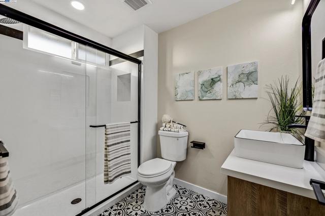 35629 Dee Pl, Fremont CA: https://media.crmls.org/mediaz/d9486184-a856-4df8-8b5b-a87da54888ee.jpg