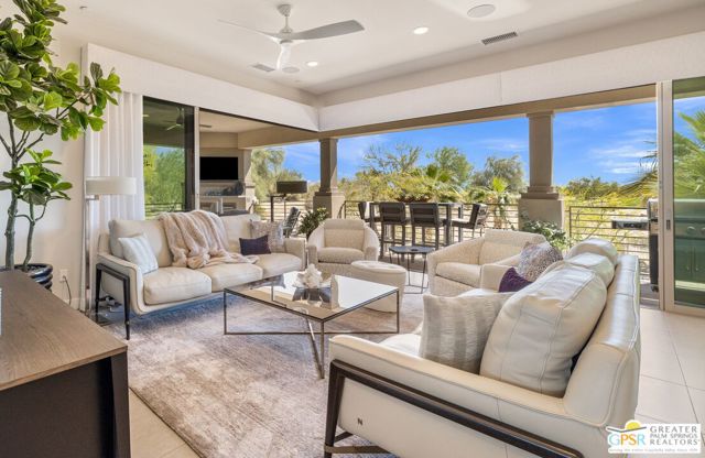 504 Retreat Circle, Palm Desert CA: https://media.crmls.org/mediaz/d94861ef-414c-44f4-9b5d-3f2d42b5a9eb.jpg