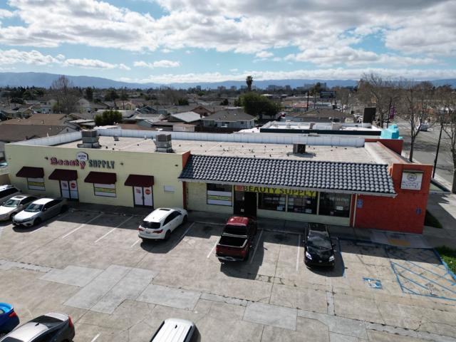 1638 1638 Alum Rock Avenue, San Jose CA: https://media.crmls.org/mediaz/d9486391-784e-4d6d-9212-c93dd886aa28.jpg