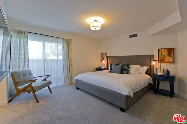 3545 Ridgeview Circle, Palm Springs CA: https://media.crmls.org/mediaz/d948b1ad-9633-4e49-b7f8-9b10c18af149.jpg