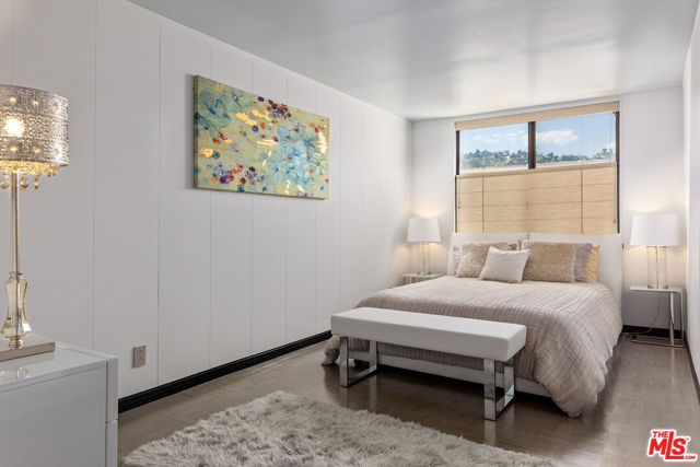 851 N Kings Road, West Hollywood CA: https://media.crmls.org/mediaz/d948c335-7f79-40cc-add1-7c9d777106ee.jpg