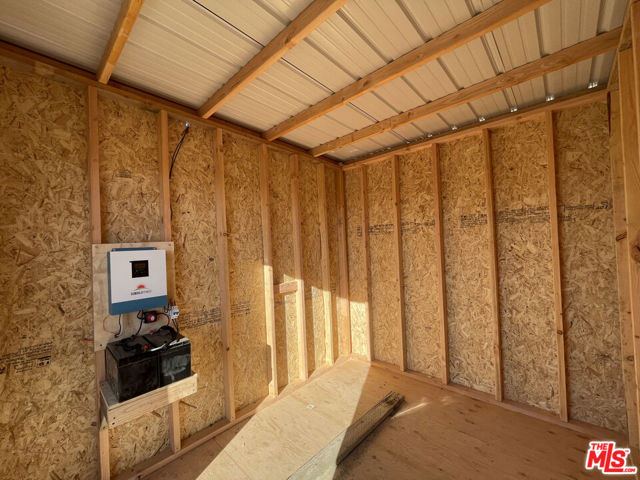 8144 Jefferson Street, Mojave CA: https://media.crmls.org/mediaz/d94a2c20-6ee0-4bc0-a572-3d2dc8bdb025.jpg