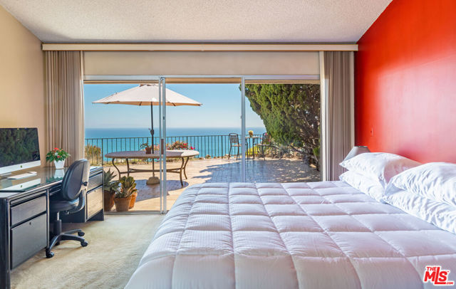 18222 Coastline Drive photo 5