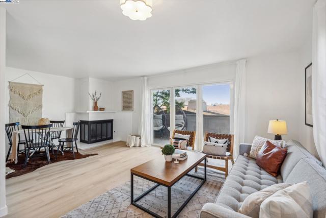 2106 Otis Dr, Alameda CA: https://media.crmls.org/mediaz/d94b2cb9-30ae-4b35-8c70-9f3954898f41.jpg