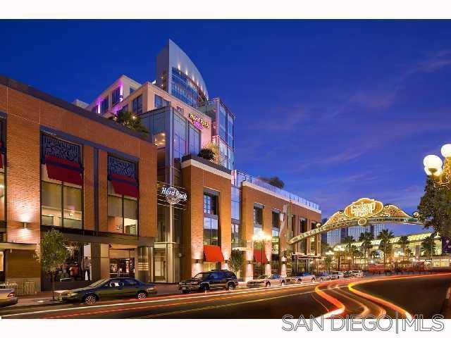 207 5Th Ave, San Diego CA: https://media.crmls.org/mediaz/d94b3411-a54b-4c3a-8304-f0590ac49766.jpg