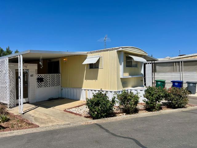 1400 Meredith, Gustine CA: https://media.crmls.org/mediaz/d94b5014-7170-41c0-b9af-d487de9d7480.jpg