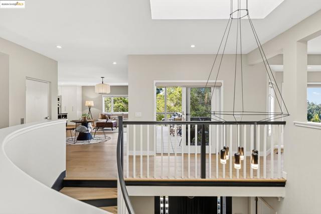 6330 Swainland Rd, Oakland CA: https://media.crmls.org/mediaz/d94b99d3-cd71-4134-8026-cc0187454b9c.jpg