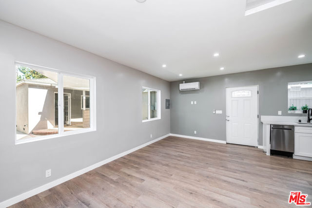 839 Wilcox Avenue, Los Angeles CA: https://media.crmls.org/mediaz/d94be7ad-31c5-4e56-865a-8283af35c69b.jpg