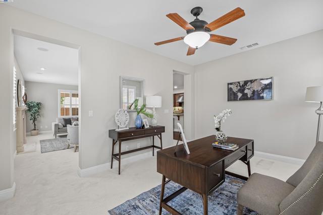 7818 Kennard Ln, San Ramon CA: https://media.crmls.org/mediaz/d94ce128-9e52-4426-ae1d-3e5042acc854.jpg