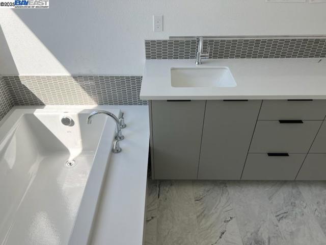315 Flagship Drive, Napa CA: https://media.crmls.org/mediaz/d94d7671-e728-41b1-96d4-4d0794f46502.jpg