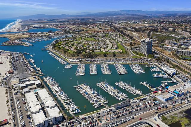 1200 Harbor N Drive, Oceanside CA: https://media.crmls.org/mediaz/d94dc57c-38b2-4831-bebc-fb7d777513f8.jpg