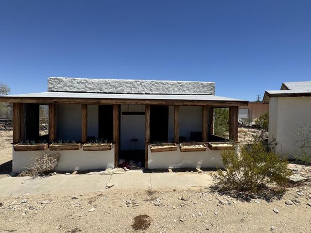 73392 Sullivan Road, 29 Palms CA: https://media.crmls.org/mediaz/d94de26d-b8ea-41f3-a7da-2430f509048b.jpg