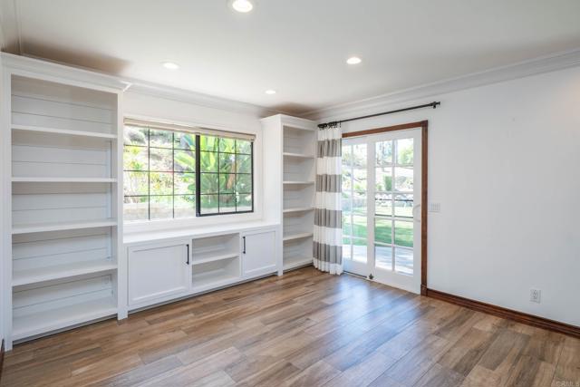 Detail Gallery Image 19 of 70 For 1210 Cypress Dr, Vista,  CA 92084 - 5 Beds | 4 Baths