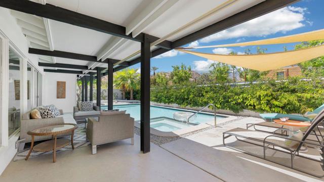 2445 S Broadmoor Drive, Palm Springs CA: https://media.crmls.org/mediaz/d94e4676-3e7e-478f-b444-ac0936eb91e8.jpg