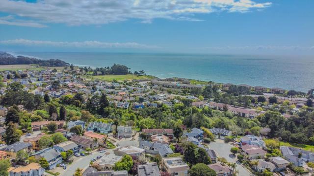 158 Tiburon Court, Aptos CA: https://media.crmls.org/mediaz/d94e8dad-ca11-425b-b45a-438647f97076.jpg