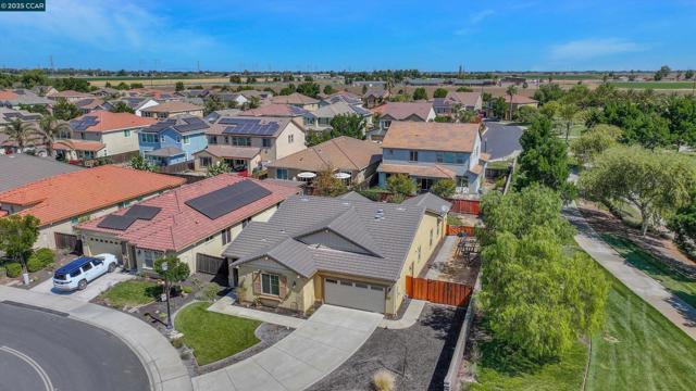 8275 Brookhaven Cir, Discovery Bay CA: https://media.crmls.org/mediaz/d94e97f6-b406-4c7b-afe7-3980860a1b02.jpg