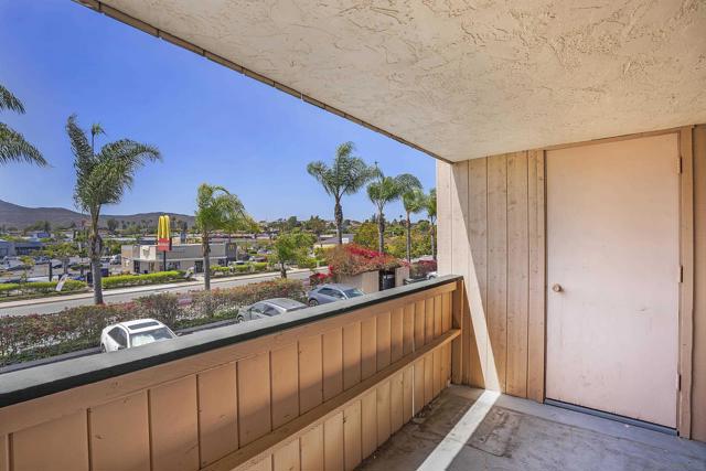 8703 Lake Murray Blvd, San Diego CA: https://media.crmls.org/mediaz/d94ec826-be81-4b15-8e6a-03375db69fa4.jpg