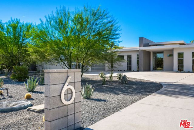 6 Big Sioux Road, Rancho Mirage CA: https://media.crmls.org/mediaz/d94f6257-1494-4190-a347-e47078da98d3.jpg