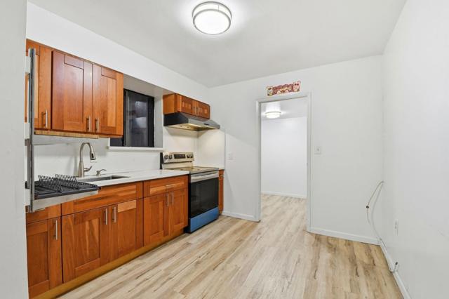 21182122 Mason Street, San Francisco CA: https://media.crmls.org/mediaz/d94f6a47-2986-4ffa-98d4-989d1ecbd8d3.jpg