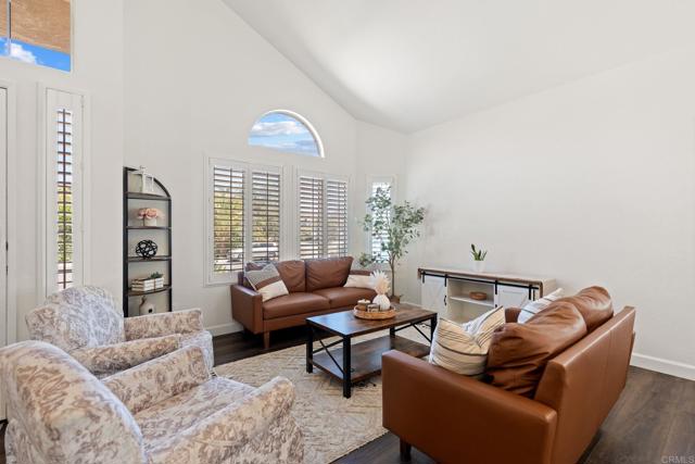 Detail Gallery Image 11 of 43 For 1378 Corte Lira, San Marcos,  CA 92069 - 4 Beds | 3 Baths