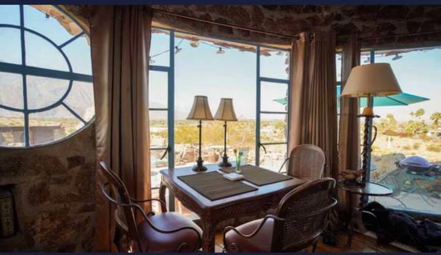 2540 S Araby Drive, Palm Springs CA: https://media.crmls.org/mediaz/d94fd055-201c-4167-bad6-72181188e5af.jpg