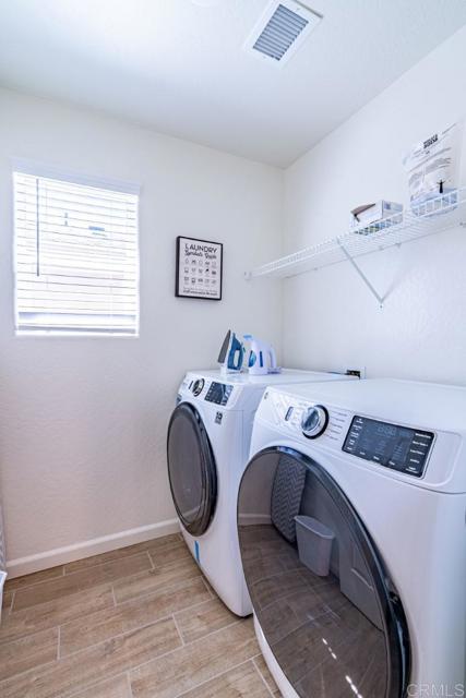Detail Gallery Image 14 of 26 For 6446 E Meritage Dr, Fresno,  CA 93727 - 3 Beds | 2/1 Baths