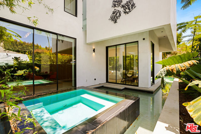 619 N Harper Avenue, Los Angeles CA: https://media.crmls.org/mediaz/d94ff78f-ee9b-47c9-8926-6ee19fa6ddb6.jpg