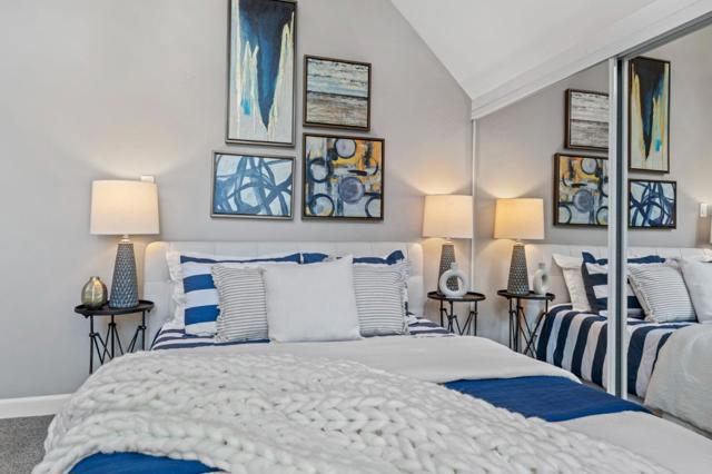 2518 W Middlefield Road, Mountain View CA: https://media.crmls.org/mediaz/d95061b4-dfbd-4249-a768-708ea4c70e73.jpg