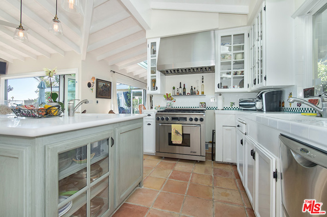 31562 BROAD BEACH Road photo 5