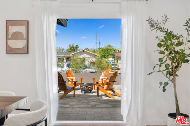 3326 La Clede Avenue, Los Angeles CA: https://media.crmls.org/mediaz/d950af73-9628-4270-b72c-674d8ea38c68.jpg