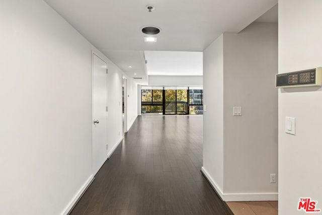 10445 Wilshire Boulevard, 406 photo 13