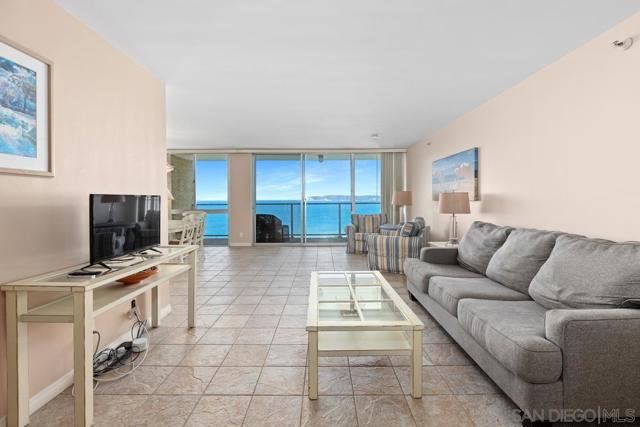 1820 Avenida Del Mundo, Coronado CA: https://media.crmls.org/mediaz/d952bd8c-7efd-4cb1-9533-91beea8724ec.jpg