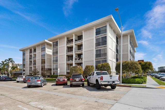 7811 Eads Ave, La Jolla CA: https://media.crmls.org/mediaz/d9530f5c-1c22-40d0-8afc-c4f8c2ebabd0.jpg