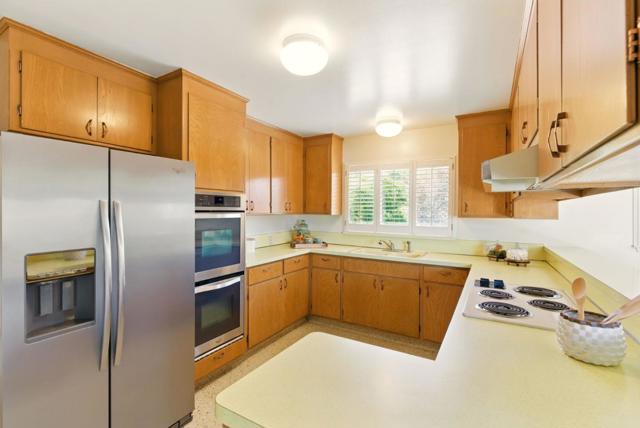 610 De Anza Avenue, San Carlos CA: https://media.crmls.org/mediaz/d953708a-3505-466a-8f4e-a2bea60319c7.jpg