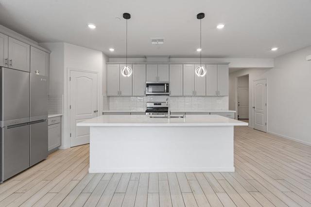 2141 Wildflower Drive, Hollister CA: https://media.crmls.org/mediaz/d953fd87-14f2-44f9-a3c5-474a9e404cde.jpg