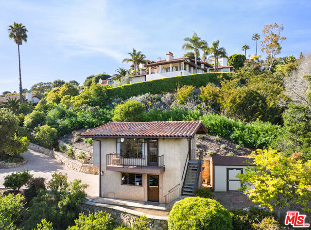 98 Loma Media Road, Santa Barbara CA: https://media.crmls.org/mediaz/d95463e9-e61d-4747-ae98-4094e44ccb56.jpg