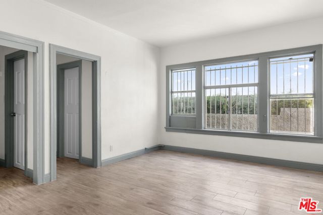 225 W Adams Boulevard, Los Angeles CA: https://media.crmls.org/mediaz/d9546d26-4954-4cb2-b940-e7c59ba7ccf9.jpg