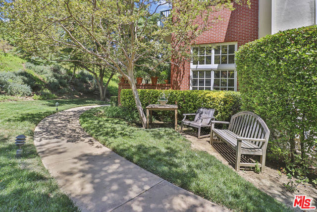 2491 Swanfield Court photo 3