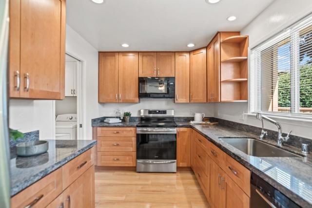 26 Saw Mill Court, Mountain View CA: https://media.crmls.org/mediaz/d9551fab-fb67-4dc5-bd77-519505badbaa.jpg