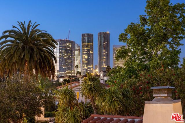 10516 Tennessee Avenue, Los Angeles CA: https://media.crmls.org/mediaz/d95605ec-e629-40a5-b24f-7cdf71dd71f6.jpg