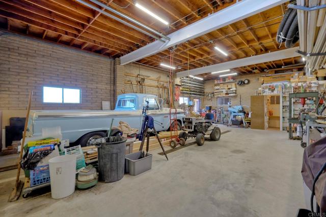 Detail Gallery Image 15 of 75 For 2335 Mirador, Vista,  CA 92084 - 5 Beds | 2/1 Baths