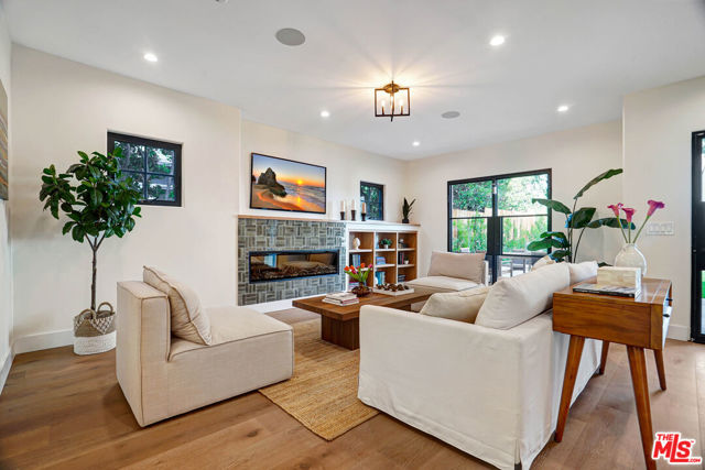 8617 Rugby Drive, West Hollywood CA: https://media.crmls.org/mediaz/d956ae5a-7220-4f92-812b-c0cbc6050448.jpg