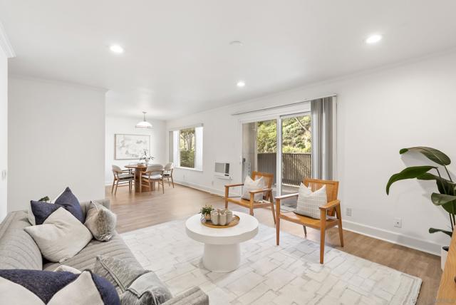 Image 4 of 40 For 8503 Villa La Jolla Dr E