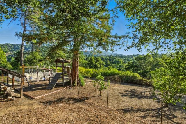 25850 Vinedo Lane, Los Altos Hills CA: https://media.crmls.org/mediaz/d957e88d-f70b-4cfa-b7ed-bf5a8790fff0.jpg